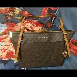 Michael Kors Voyager Tote
